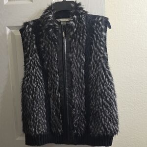 Peter Nygård Black and Gray Faux Fur Vest Size 1X